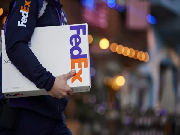 Cómo rastrear un paquete de FedEx sin número de guía